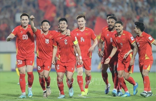 Vietnam's national team climbs 9 spots, ranking 99th on the FIFA standings.