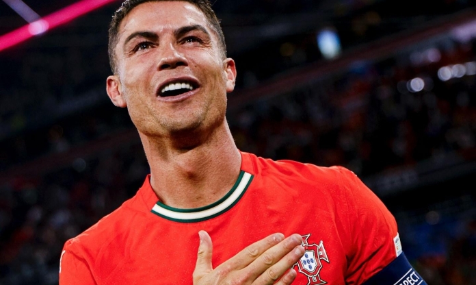 Vừa thiết lập kỷ lục mới, Ronaldo ngay lập tức đã bị chế nhạo