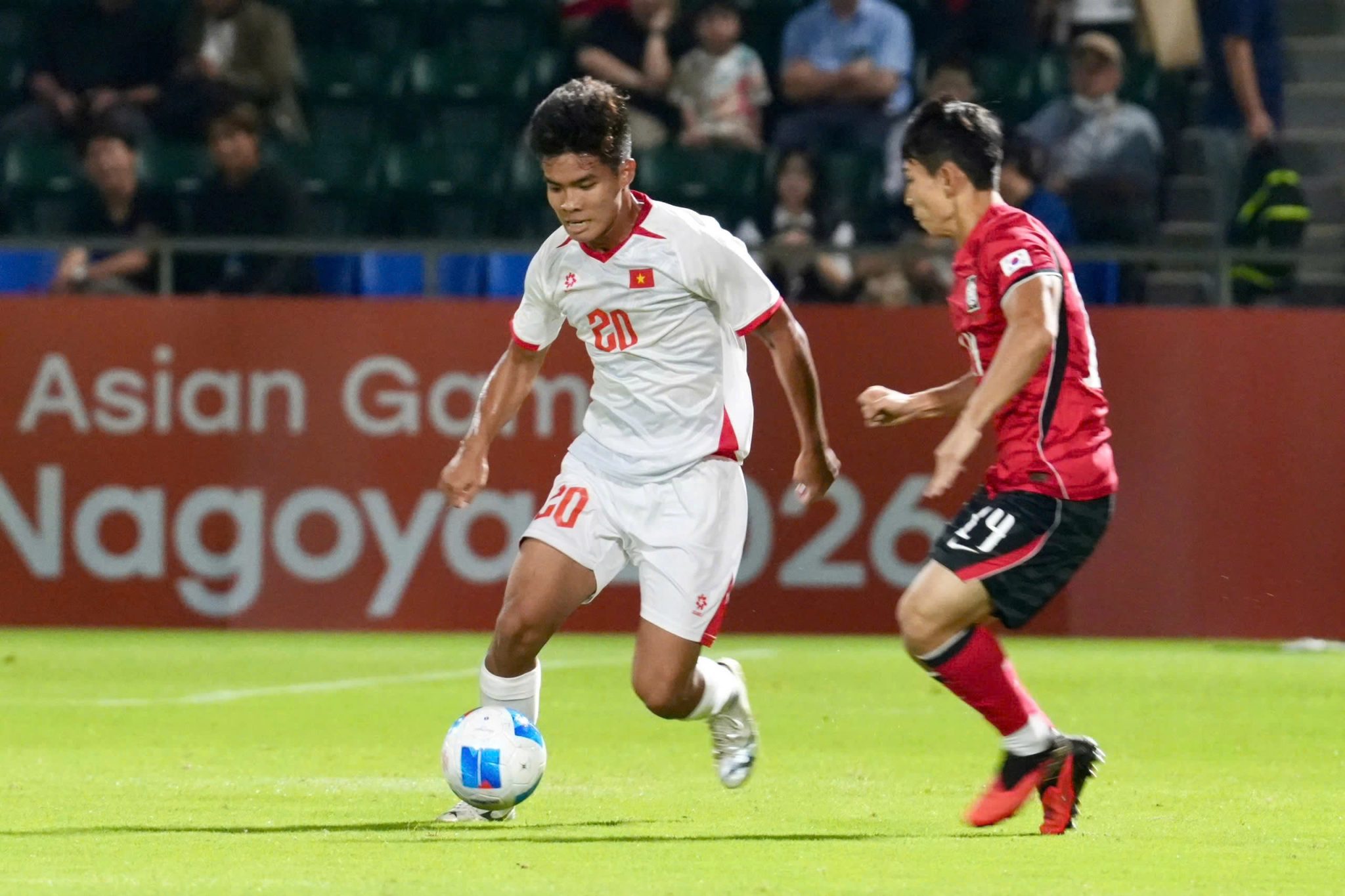 Tin nóng bóng đá Việt hôm nay 18/10: U23 Việt Nam xác định lịch trình tranh vé dự Olympic 2028 - Ảnh 1. Tin nóng bóng đá Việt hôm nay 18/10: U23 Việt Nam xác định lịch trình tranh vé dự Olympic 2028 - Ảnh 1.