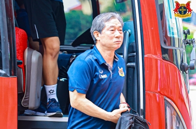 Korean Coach Speaks Directly About Not Using Vietnam's Top Midfielder