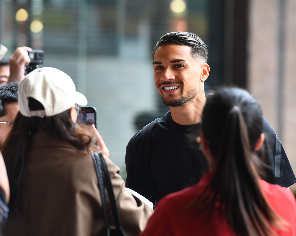 Hoàng Hên bồi hồi xúc động trong ngày đầu tập trung đội tuyển Việt Nam - Ảnh 2.