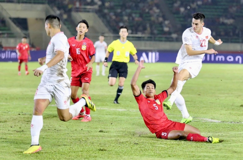 Laos unexpectedly fields a U22 squad against Vietnam's national team
