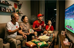 Doctors warn about the health risks of staying up late to watch the World Cup