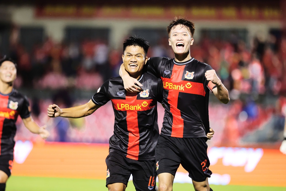 Dàn tuyển thủ quốc gia Đình Bắc, Hoàng Đức làm nóng cuộc đua vua phá lưới nội  - Ảnh 4.