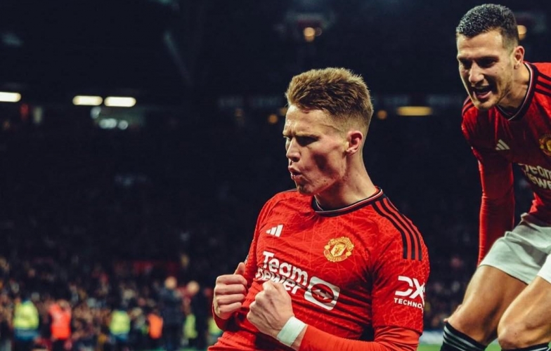 Former Manchester United star makes a decision that surprises fans