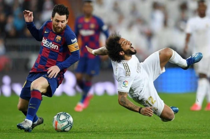Retired but Marcelo still hasn’t let go of Barca