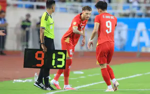 Dinh Bac speaks out after being substituted early by coach Kim Sang Sik