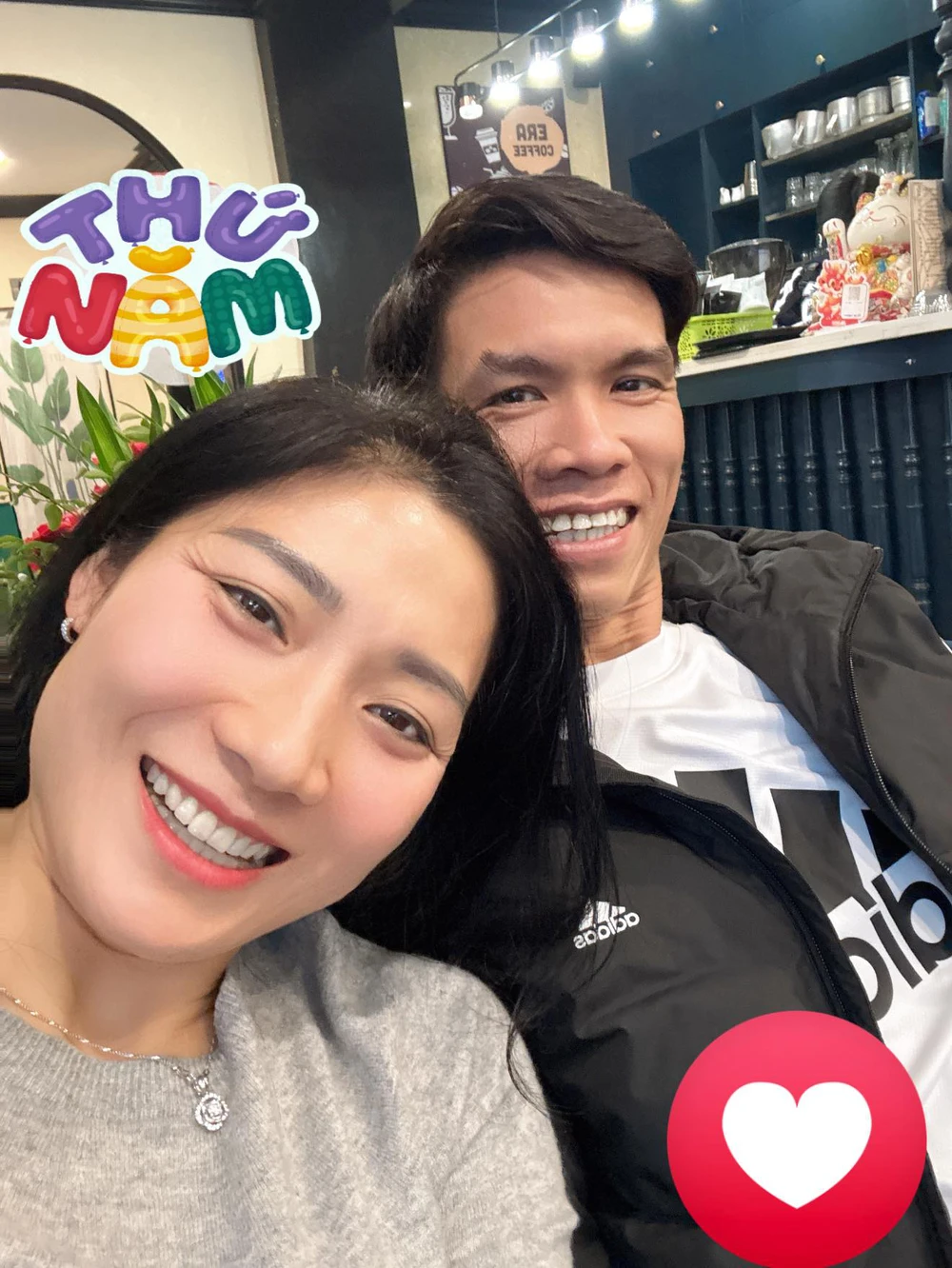 Vợ chồng hoa khôi bóng chuyền Phạm Thị Yến - Đặng Đức Chung