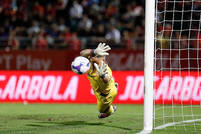 Thủ môn Lê Giang tự động viên bản thân - Ảnh 1. Thủ môn Lê Giang tự động viên bản thân - Ảnh 1.