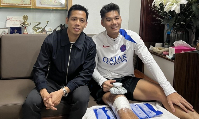 Văn Quyết bất ngờ có hành động ấm lòng với đàn em Hiểu Minh dịp Tết Nguyên đán