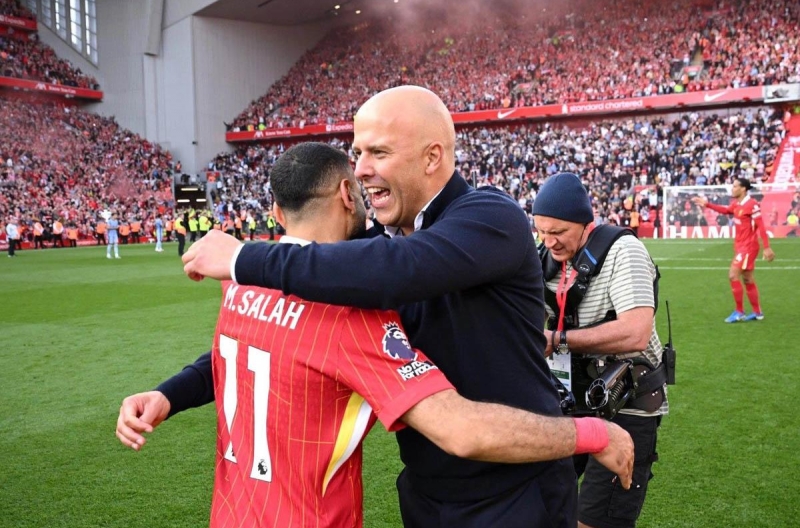 Arne Slot 稱讚 Salah,透露「埃及王者」的未來動向