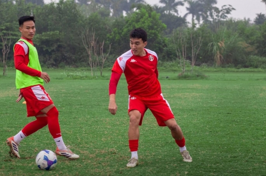 Canadian-Vietnamese player sets clear goals in V-League competition