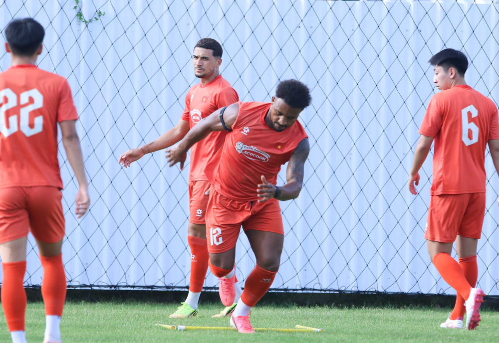 5 ngôi sao sẵn sàng 'khuấy đảo' AFF Cup 2026: Từ Thom Haye đến Nguyễn Xuân Son - Ảnh 2.