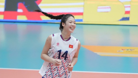 Vietnam’s 17-year-old volleyball rising star, nearly 1.9 meters tall, receives a significant decision after consecutive championships
