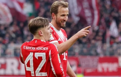 Kane demolishes Werder Bremen, Bayern asserts top spot