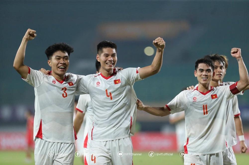 U23 Vietnam defender makes a strong impression, bringing good news to coach Kim Sang Sik