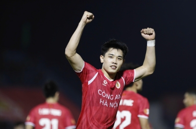 Dinh Bac continues to score, revealing the reason CAHN excels