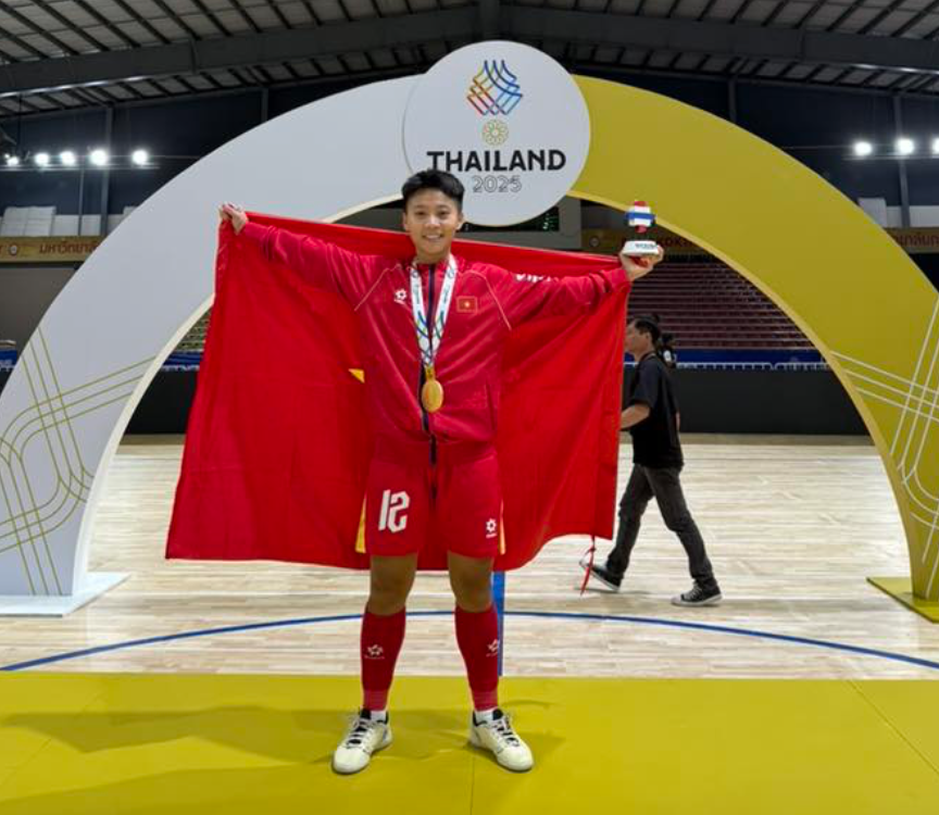 Tuyển thủ "nhỏ mà có võ", bùng nổ hat-trick đưa futsal nữ Việt Nam vào bán kết - Ảnh 3.