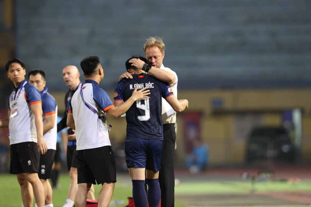 Tuyển thủ "tắt điện", Hải Phòng dập tắt giấc mơ vô địch của Hà Nội FC - Ảnh 3.