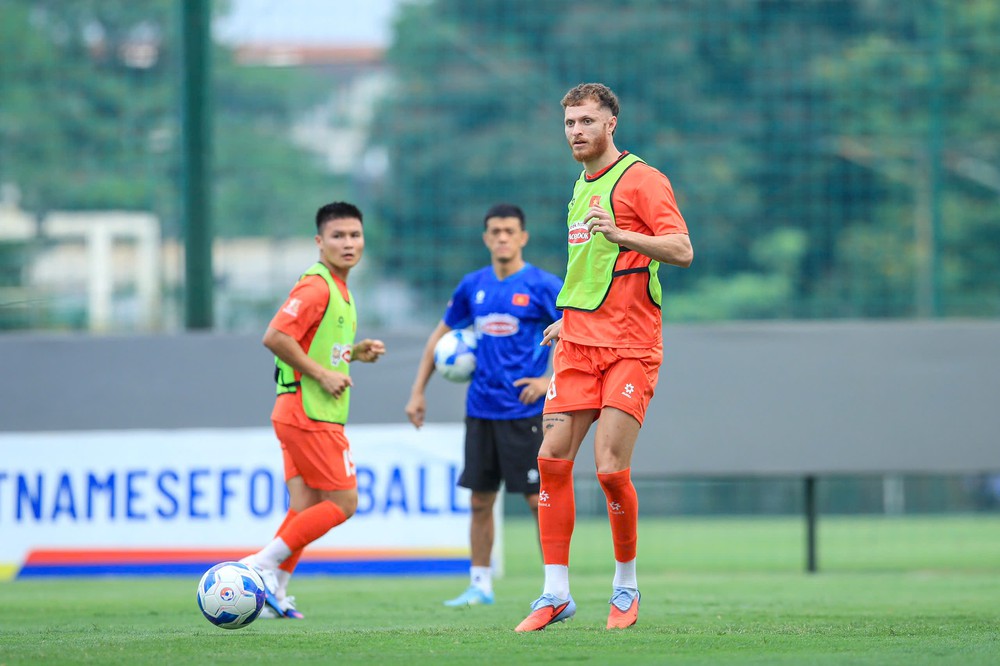 Đội tuyển Việt Nam trước thềm ASEAN Cup 2026: Những làn gió mới và áp lực cạnh tranh vị trí - Ảnh 1. Đội tuyển Việt Nam trước thềm ASEAN Cup 2026: Những làn gió mới và áp lực cạnh tranh vị trí - Ảnh 1.