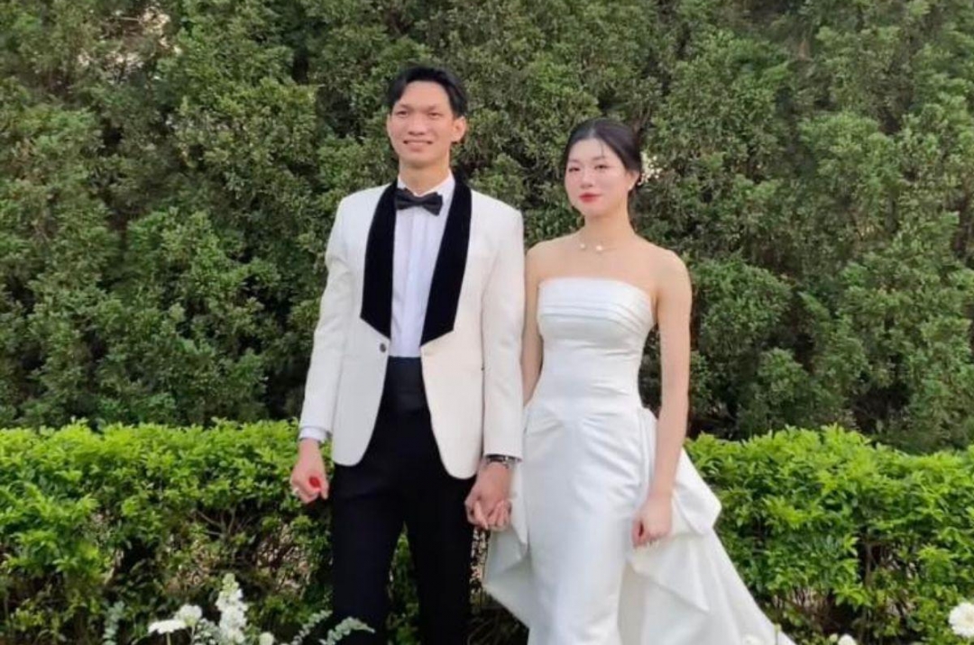 Volleyball beauty queen Phạm Thị Hiền is about to get married?