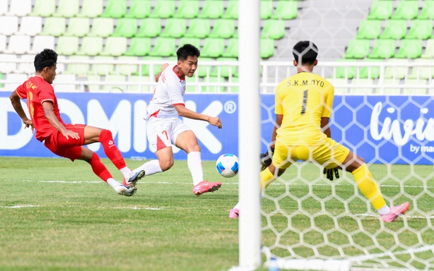 Vietnam U19 holds its breath watching Australia U19 play