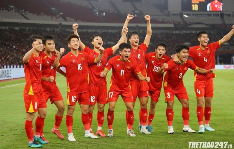 Unbelievable mistake at SEA Games: U22 Vietnam had to sing the national anthem a cappella