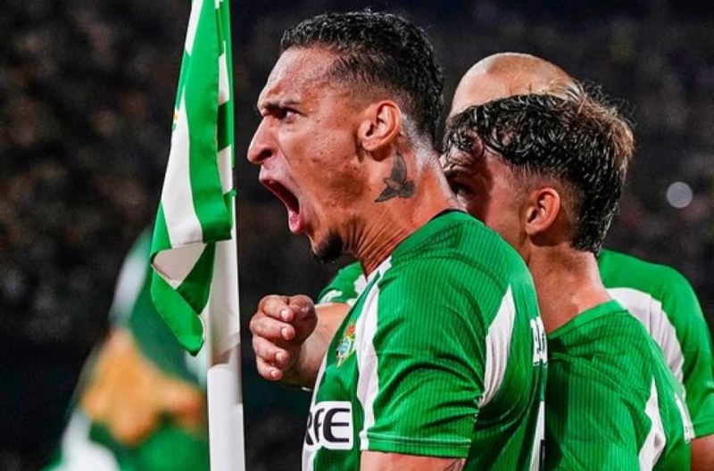 At the 90th minute, Real Betis took the field and secured a resounding victory, fully honoring their commitment!