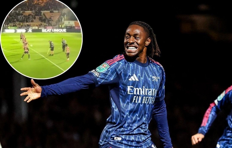 Arsenal was sabotaged by the opponent through... the groundskeeping staff!