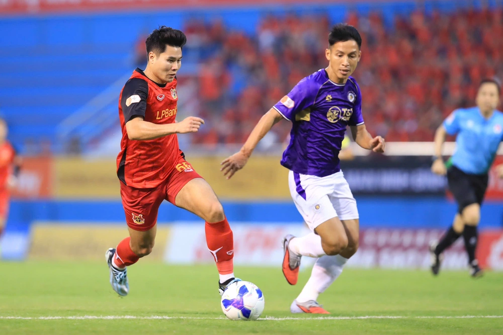 Đua top 3 kịch tính giữa Hà Nội FC và Ninh Bình - Ảnh 1.