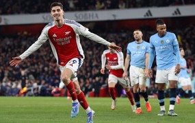 Latest Premier League football standings for Round 33