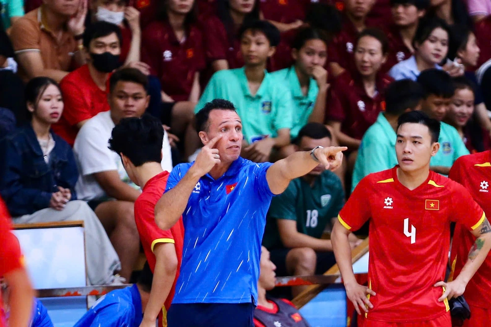 Nhà vô địch World Cup đối diện thực tế khắc nghiệt với futsal Việt Nam - Ảnh 4.