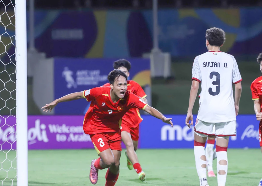 Mạnh Cường: 'Người hùng' thầm lặng của U17 Việt Nam - Ảnh 1.