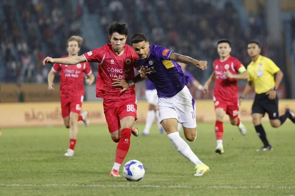 Danh dự của cựu vương giữ lại kịch tính cho V-League - Ảnh 1.