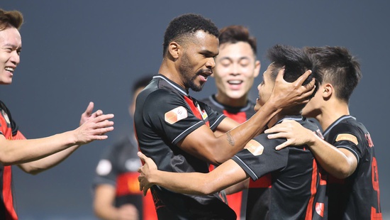 Hoàng Đức, Văn Lâm, and Ninh Bình are rapidly advancing toward the first half championship of the V-League.