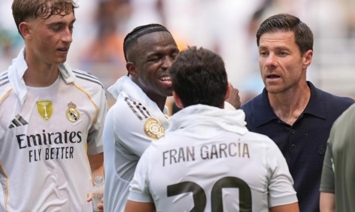 Nội bộ tại Real Madrid bùng nổ, lộ diện hàng loạt 'cừu đen'