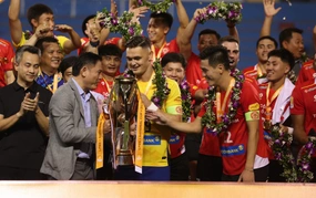 Coach Phùng Thanh Phương highly praised goalkeeper Patrik Lê Giang.