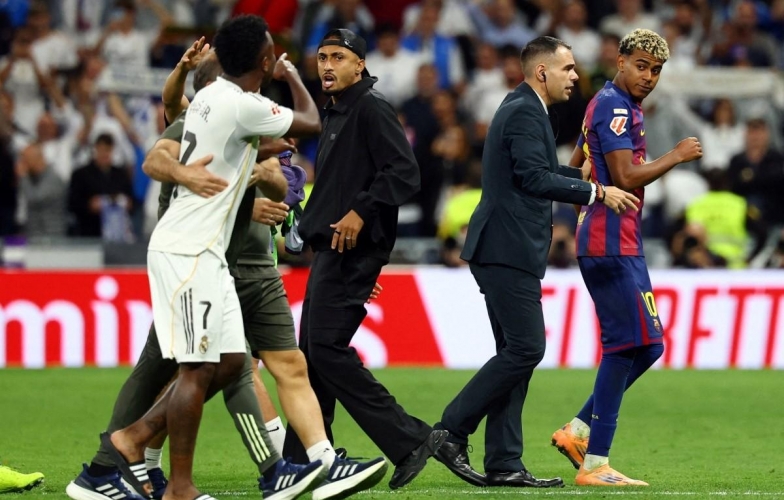 Yamal and Vinicius are actors, not football players.