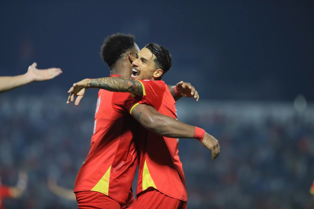 Bóng lăn trên bàn phím: Đội tuyển Việt Nam nhận mưa lời khen từ người hâm mộ - Ảnh 1.