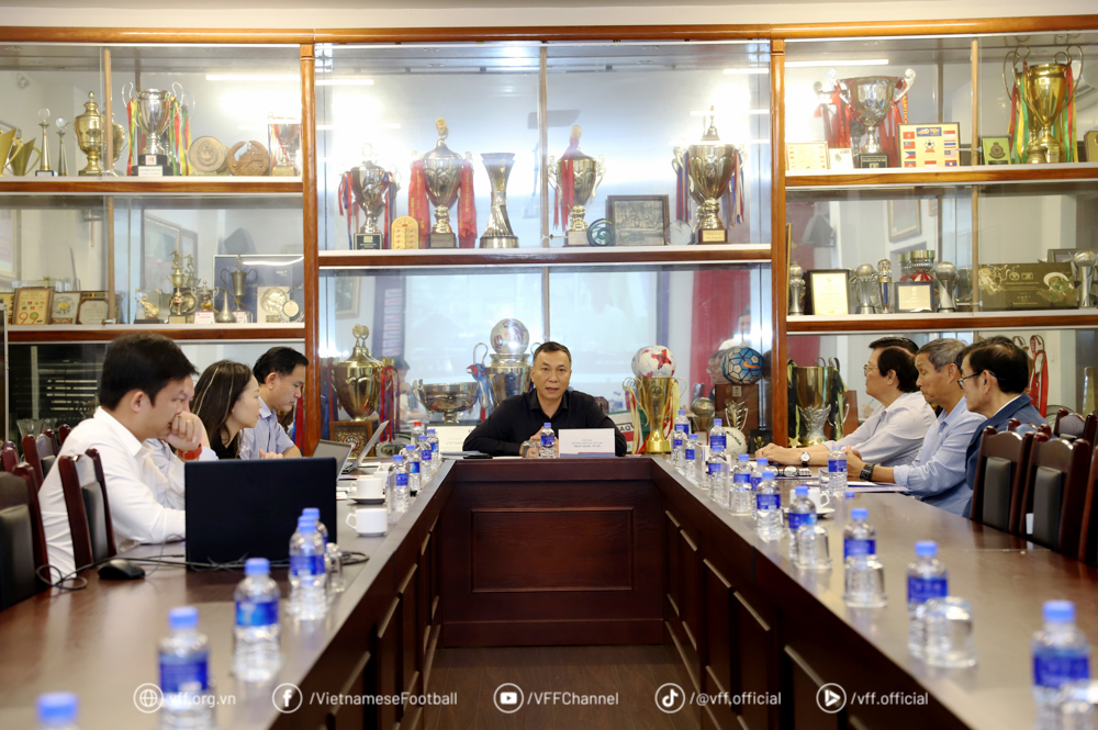 Tin nóng bóng đá Việt hôm nay 25/3: Trọng tài Hàn Quốc bắt trận Việt Nam gặp Malaysia; Tuyển thủ Bangladesh đá giải ngoại hạng Anh đến Việt Nam - Ảnh 3. Tin nóng bóng đá Việt hôm nay 25/3: Trọng tài Hàn Quốc bắt trận Việt Nam gặp Malaysia; Tuyển thủ Bangladesh đá giải ngoại hạng Anh đến Việt Nam - Ảnh 3.