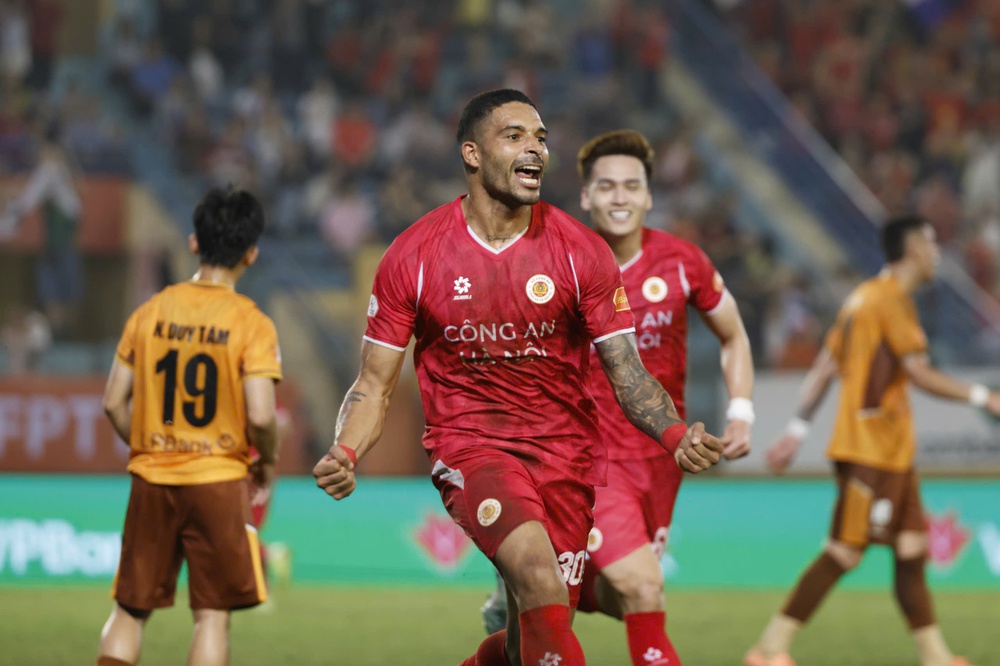 HAGL đuối hơi, áp lực phả sát gáy - Ảnh 3.