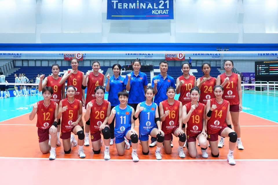 U18 nữ Việt Nam thắng áp đảo Kyrgyzstan ngày ra quân giải Đông Nam Á - Ảnh 1. U18 nữ Việt Nam thắng áp đảo Kyrgyzstan ngày ra quân giải Đông Nam Á - Ảnh 1.