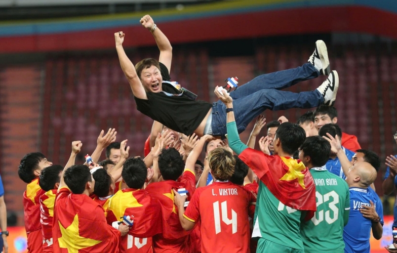 Indonesian media cautious as Vietnam retains coach Kim Sang Sik until 2027