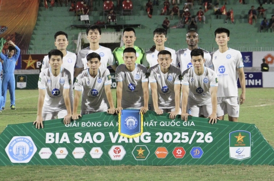 1 First Division club will penalize players who gain weight after Tet holiday