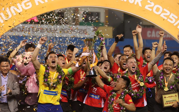 HCMC Police Football Club completes its 'fairy tale story'
