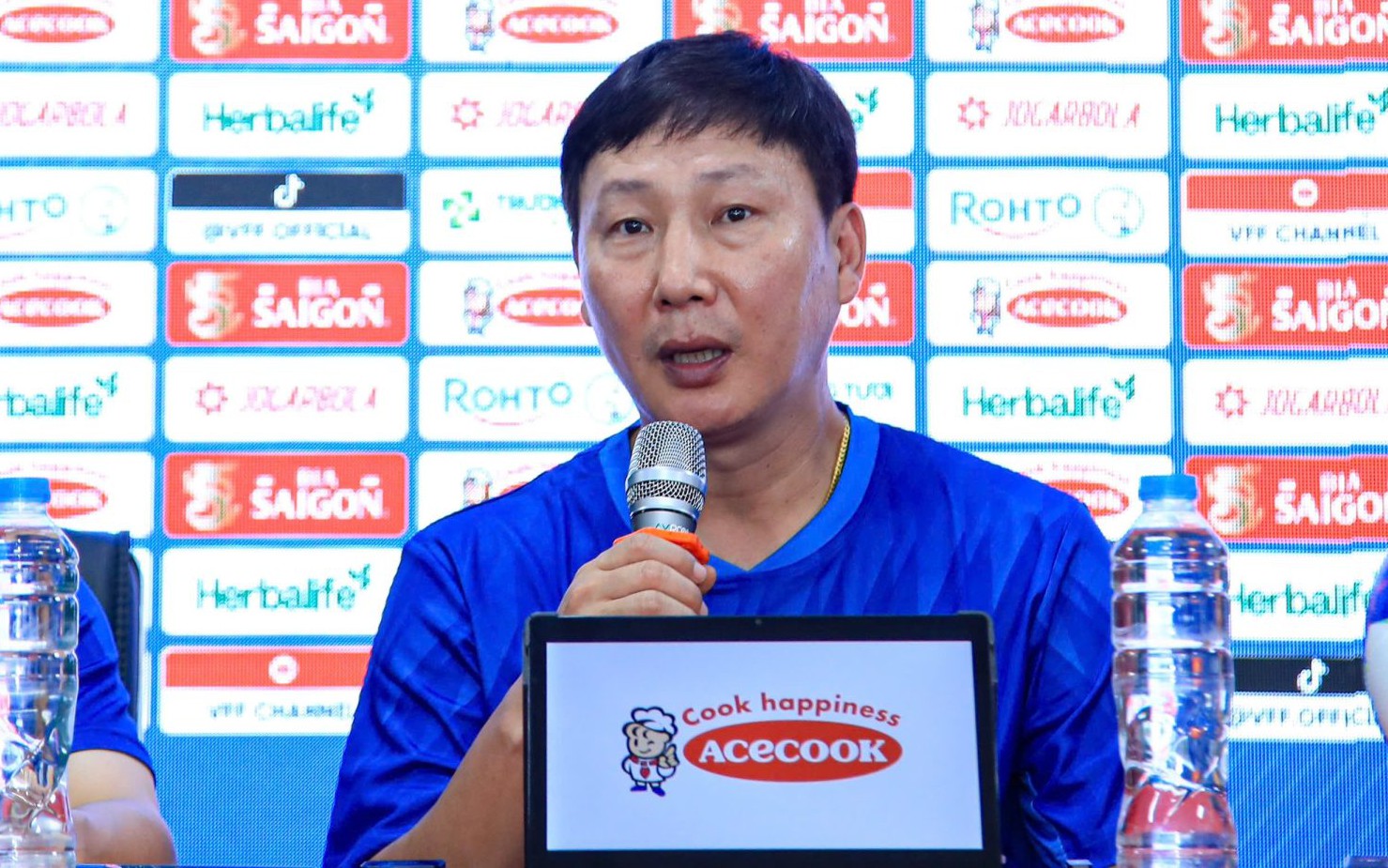 Báo Hàn Quốc: “HLV Kim Sang Sik có cơ hội viết lại lịch sử, làm điều ông Park không thể”