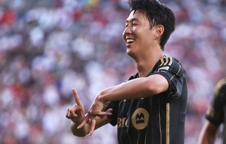 Son Heung Min wins prestigious award, beating Messi