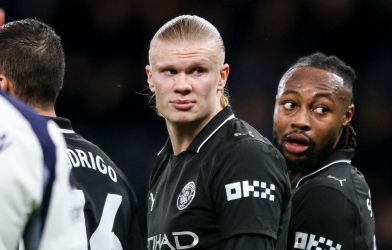 Against Real Madrid, the 66-goal striker repeats a feat after 22 years