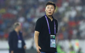 The defensive line of the Vietnam national team poses a challenge for coach Kim Sang Sik