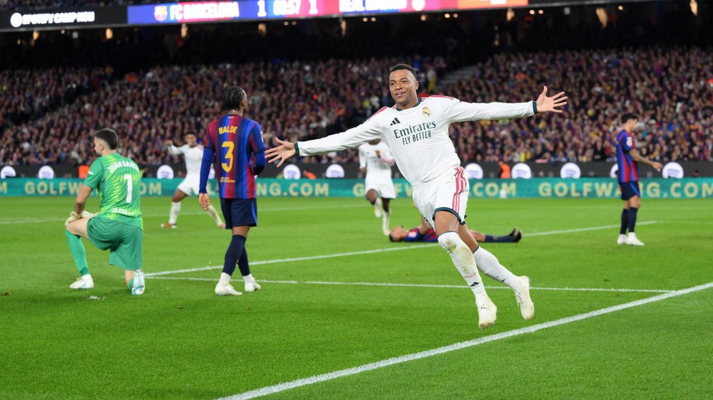 Trận Siêu kinh điển đầu tiên của mùa giải 2026/17: Đòn trừng phạt của Mourinho - Ảnh 1.